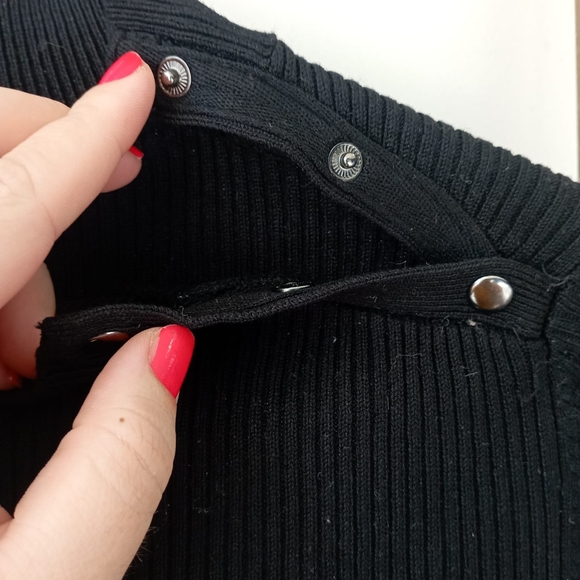 Bershka Minimalist Black Ribbed Dress - Picture 9 of 12